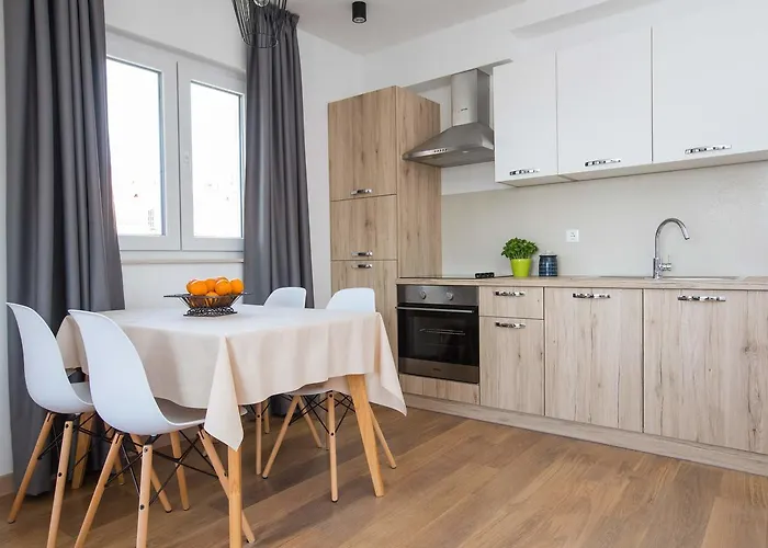 Apartament Navis *